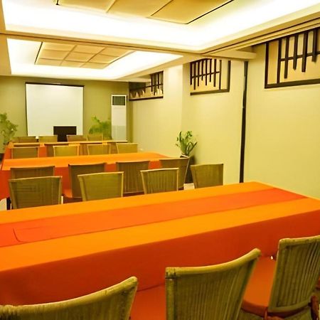 L Square Hotel Tarlac City Extérieur photo