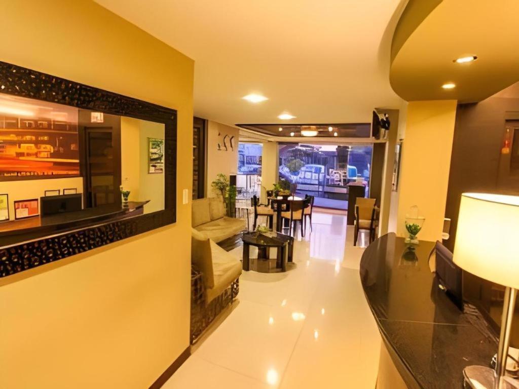 L Square Hotel Tarlac City Extérieur photo