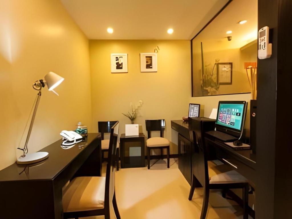 L Square Hotel Tarlac City Extérieur photo
