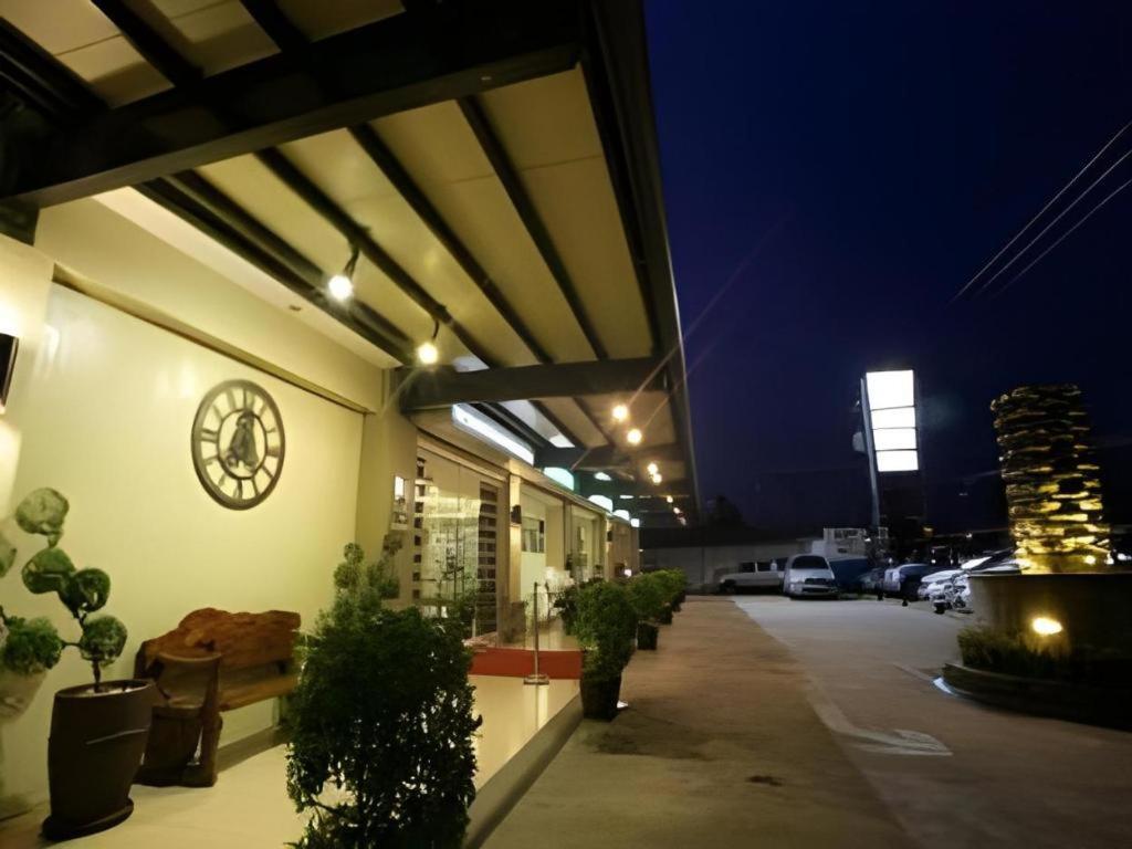 L Square Hotel Tarlac City Extérieur photo