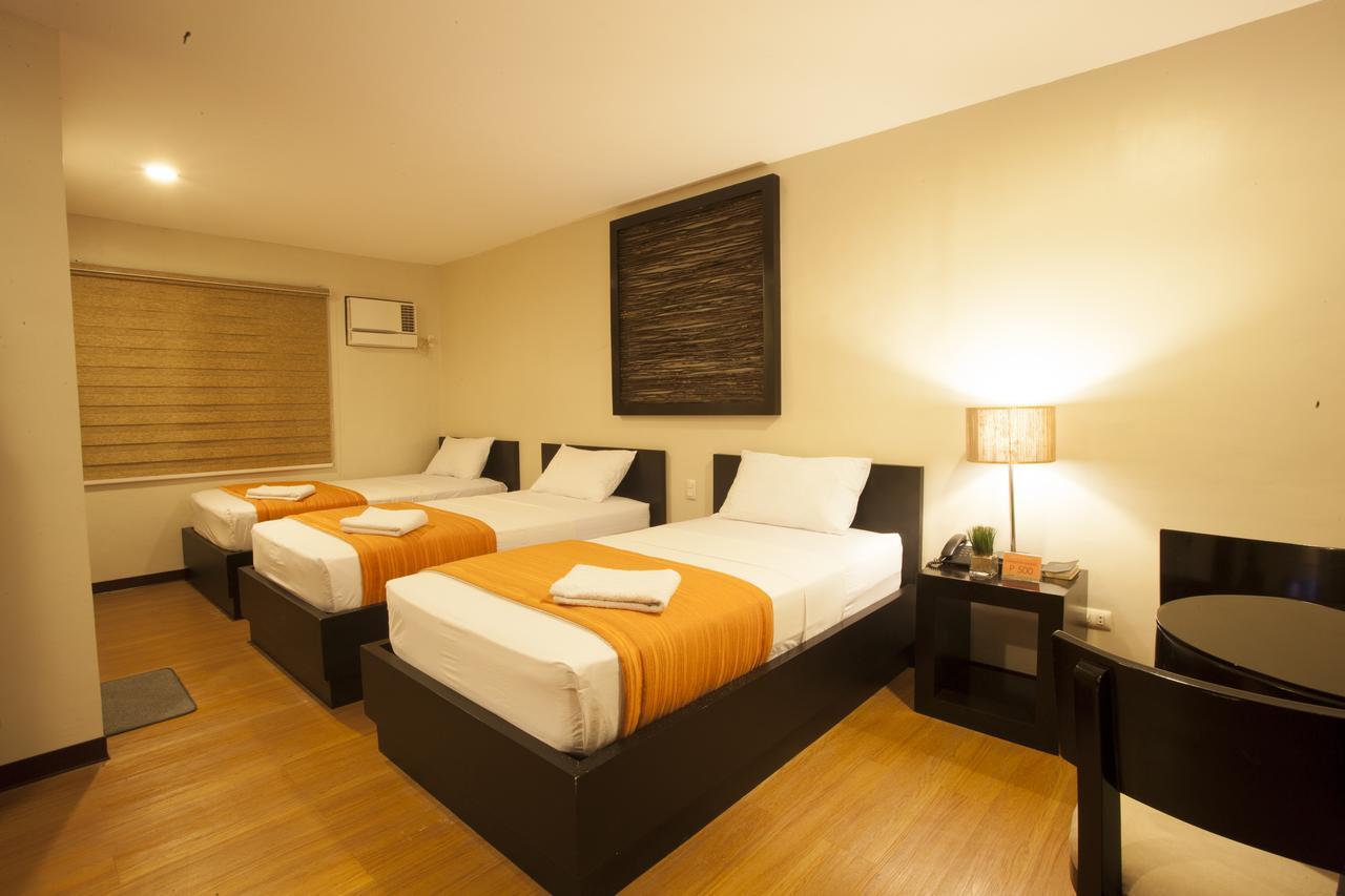 L Square Hotel Tarlac City Extérieur photo