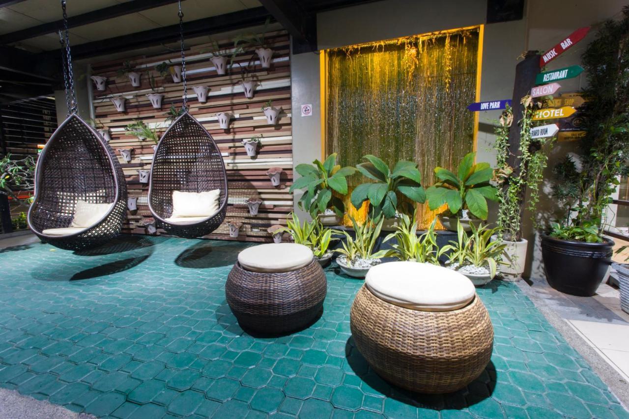 L Square Hotel Tarlac City Extérieur photo
