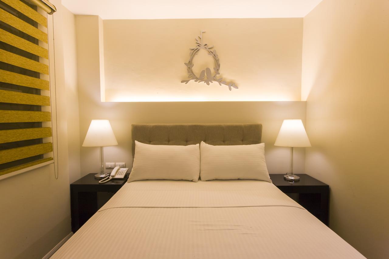 L Square Hotel Tarlac City Extérieur photo