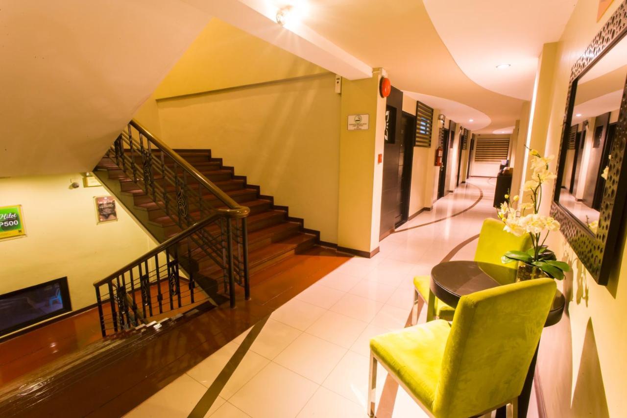 L Square Hotel Tarlac City Extérieur photo