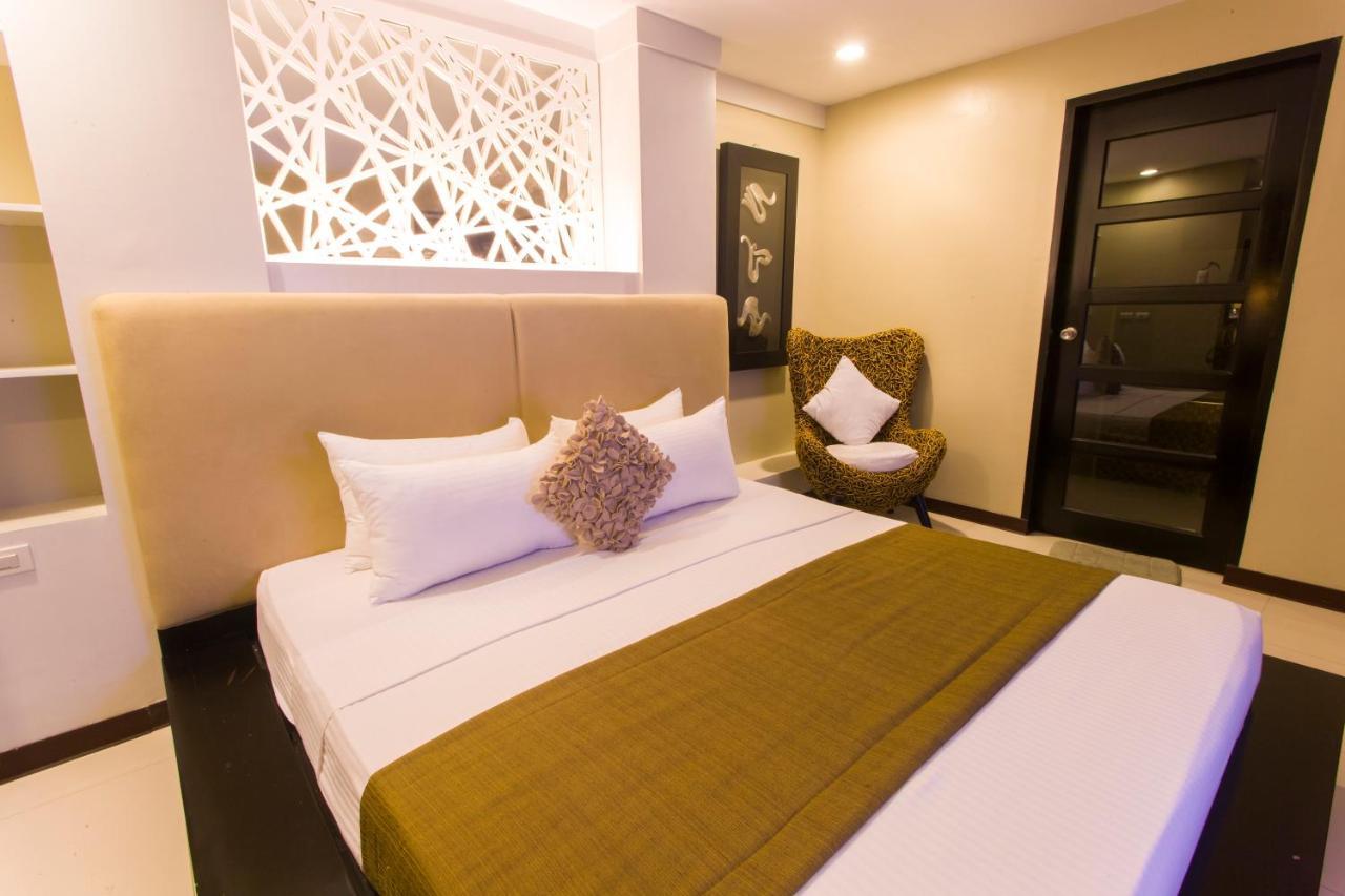 L Square Hotel Tarlac City Extérieur photo