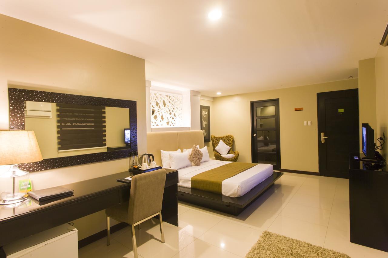 L Square Hotel Tarlac City Extérieur photo